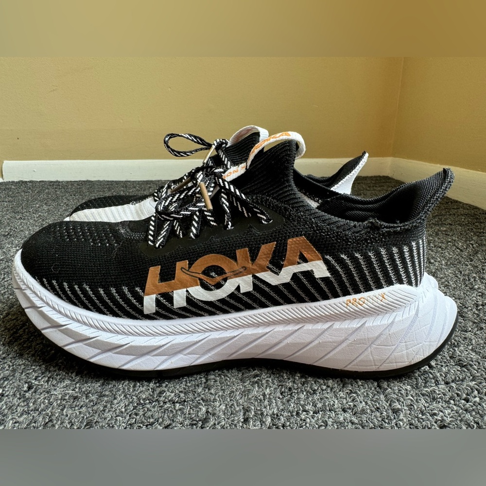 Hoka carbon x3 running shoes